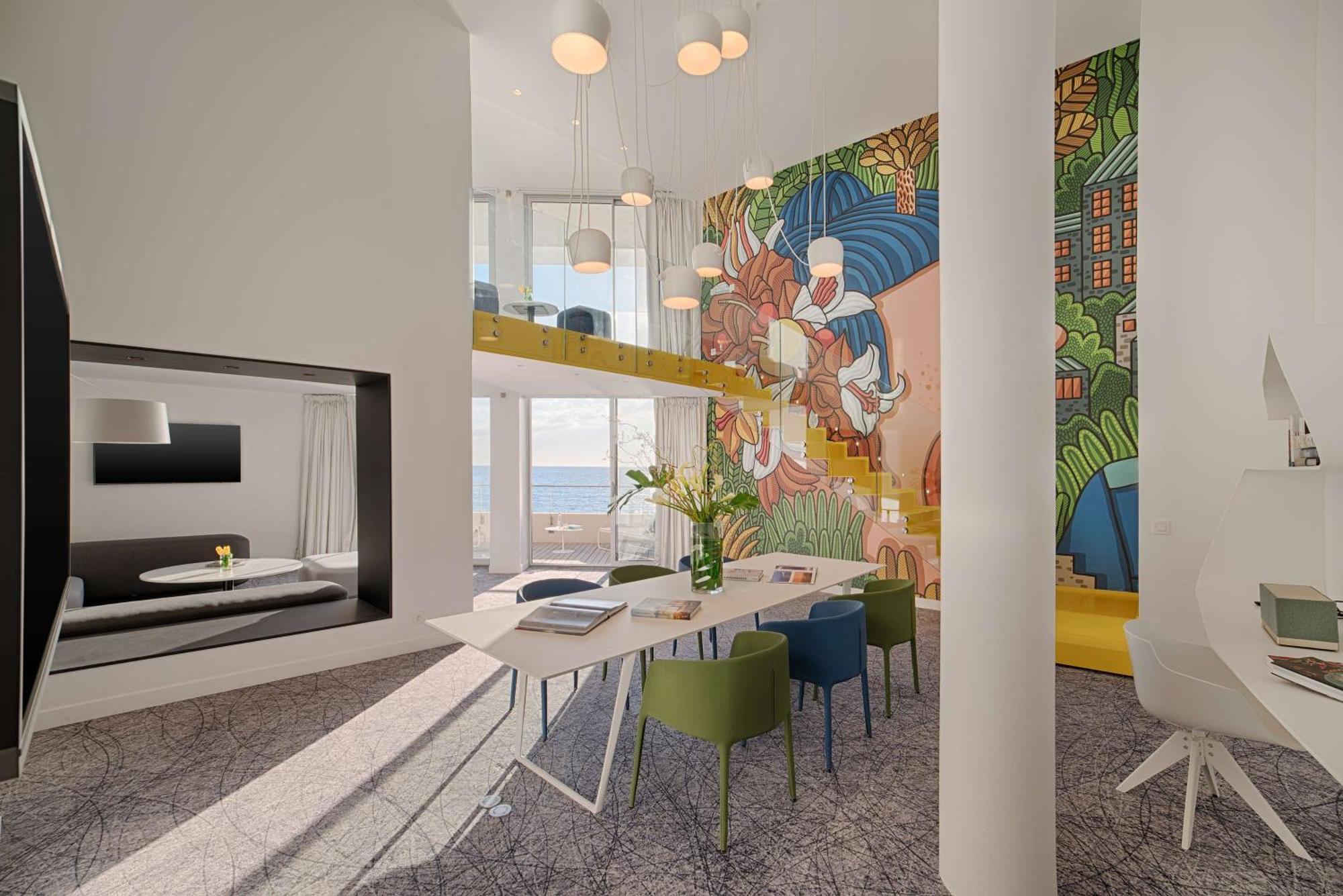 Nhow Hotel 4*